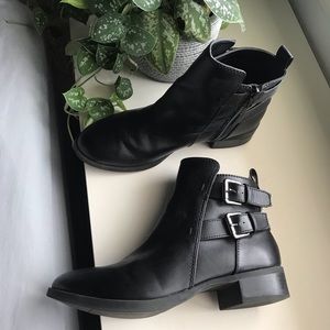 High ankle black buckle boots